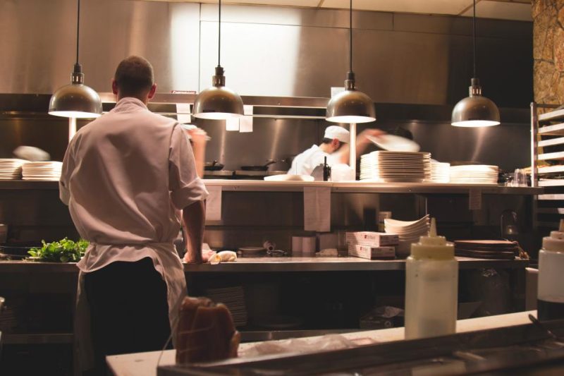 Personeelstekort in de horeca: oorzaken en oplossingen
